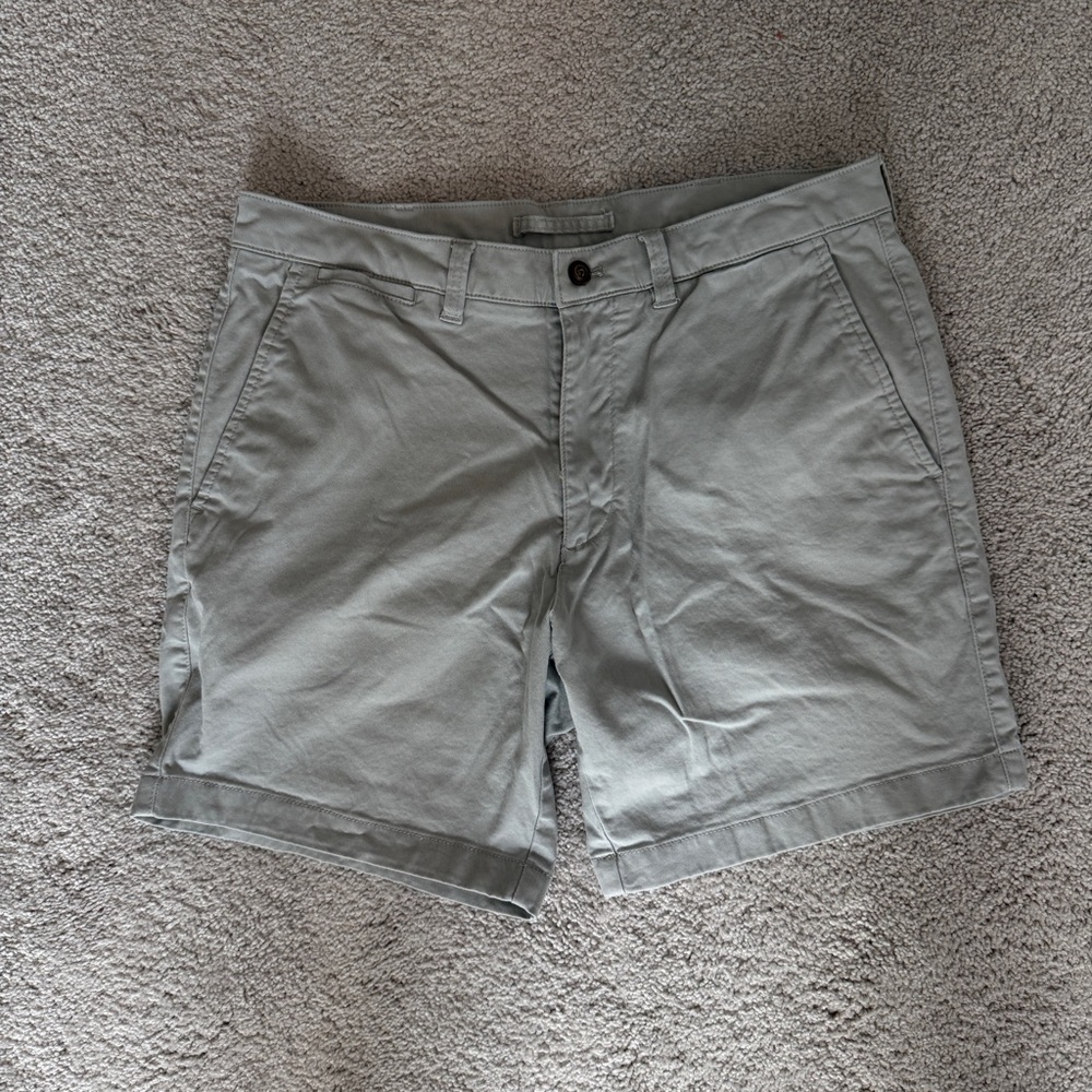 Duck Head Men's Light Gray Flat Front Chino Shorts - 7” Inseam